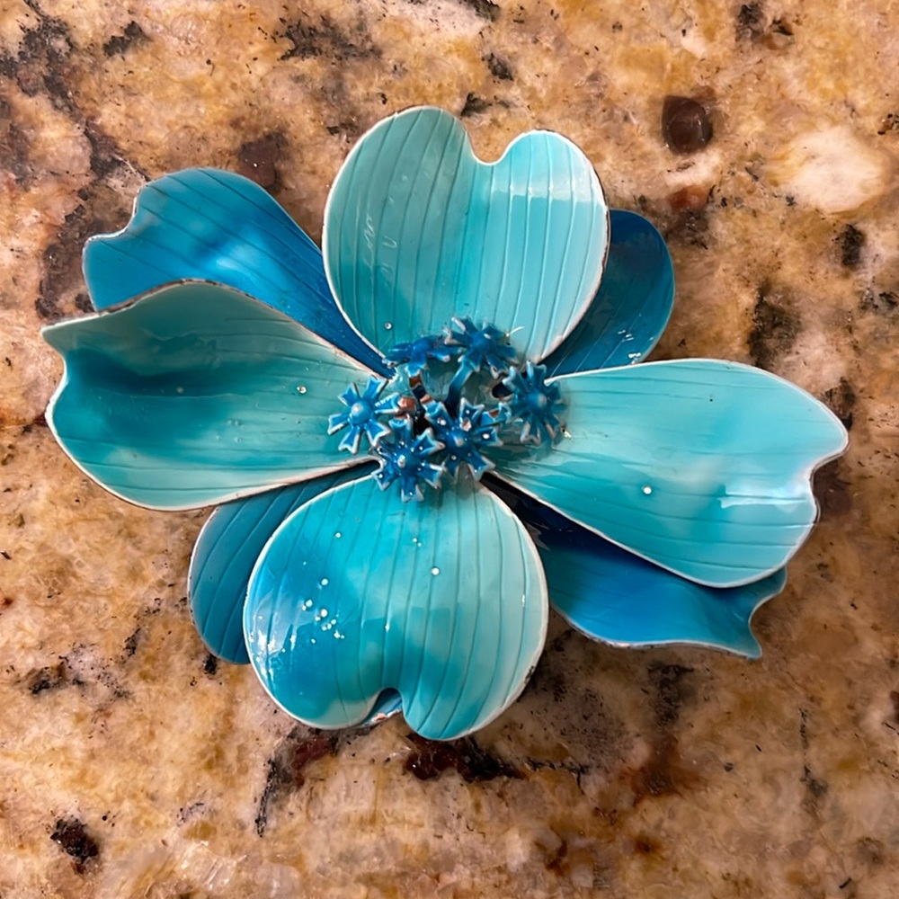 Beautiful blue enamel pin/brooch